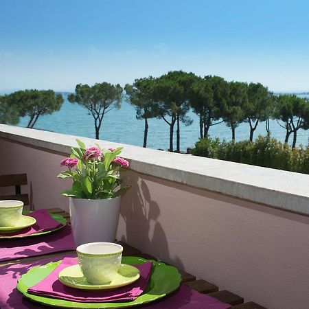 Garda Blue Lake Home Luxury Appartment เดเซนซาโนเดลการ์ดา ภายนอก รูปภาพ