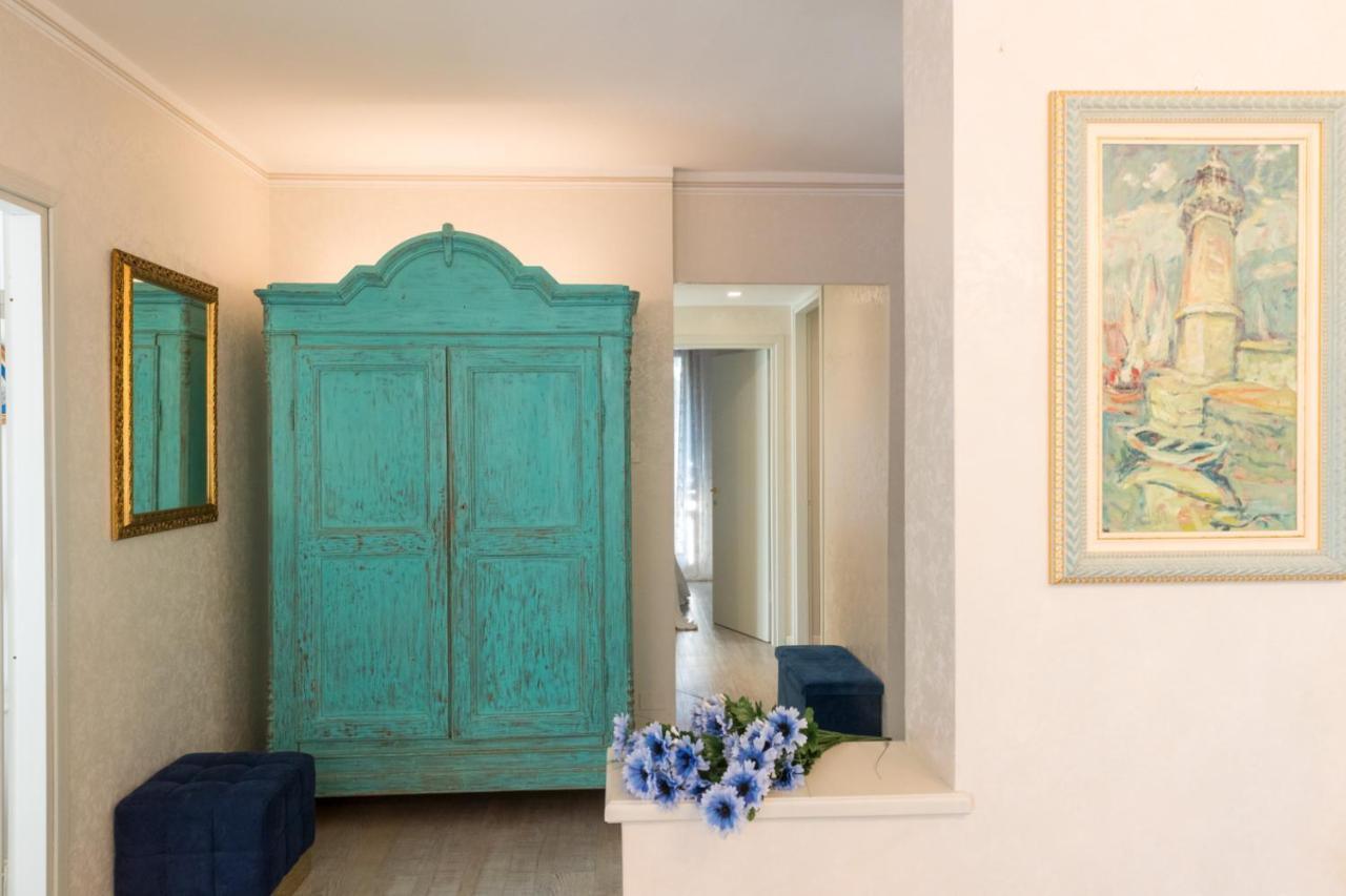 Garda Blue Lake Home Luxury Appartment เดเซนซาโนเดลการ์ดา ภายนอก รูปภาพ